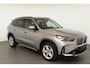 BMW X1 sDrive18iA xLine ** ADAPT. LED, LEDER, PANORAMA, TREKH, ADAPT. CRUISE, ACT. SPORTST ** 1e EIG - Ex BMW-AG - UNFALLFREI ** ** INFORMEER OOK NAAR ONZE AANTREKKELIJKE FINANCIAL-LEASE TARIEVEN **