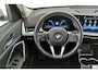 BMW X1 sDrive18iA xLine ** ADAPT. LED, LEDER, PANORAMA, TREKH, ADAPT. CRUISE, ACT. SPORTST ** 1e EIG - Ex BMW-AG - UNFALLFREI ** ** INFORMEER OOK NAAR ONZE AANTREKKELIJKE FINANCIAL-LEASE TARIEVEN **