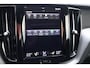 Volvo XC60 T6 Recharge AWD R-Design | Panoramadak | Stoelverwarming | Parkeercamera | BLIS | Pilot Assist | 21 Inch | Glossy Black | Keyless