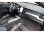 Volvo XC60 T6 Recharge AWD R-Design | Panoramadak | Stoelverwarming | Parkeercamera | BLIS | Pilot Assist | 21 Inch | Glossy Black | Keyless