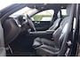Volvo XC60 T6 Recharge AWD R-Design | Panoramadak | Stoelverwarming | Parkeercamera | BLIS | Pilot Assist | 21 Inch | Glossy Black | Keyless