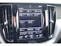 Volvo XC60 T6 Recharge AWD R-Design | Panoramadak | Stoelverwarming | Parkeercamera | BLIS | Pilot Assist | 21 Inch | Glossy Black | Keyless