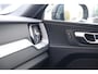 Volvo XC60 T6 Recharge AWD R-Design | Panoramadak | Stoelverwarming | Parkeercamera | BLIS | Pilot Assist | 21 Inch | Glossy Black | Keyless