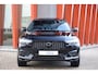 Volvo XC60 T6 Recharge AWD R-Design | Panoramadak | Stoelverwarming | Parkeercamera | BLIS | Pilot Assist | 21 Inch | Glossy Black | Keyless