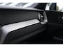 Volvo XC60 T6 Recharge AWD R-Design | Panoramadak | Stoelverwarming | Parkeercamera | BLIS | Pilot Assist | 21 Inch | Glossy Black | Keyless