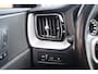 Volvo XC60 T6 Recharge AWD R-Design | Panoramadak | Stoelverwarming | Parkeercamera | BLIS | Pilot Assist | 21 Inch | Glossy Black | Keyless