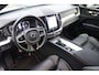Volvo XC60 T6 Recharge AWD R-Design | Panoramadak | Stoelverwarming | Parkeercamera | BLIS | Pilot Assist | 21 Inch | Glossy Black | Keyless