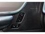 Volvo V90 T6 Recharge AWD Plus Dark - IntelliSafe Assist & Surround - 360º Camera - Harman/Kardon audio - Adaptieve LED koplampen - Verwarmde voorstoelen, stuur & achterbank - Parkeersensoren voor & achter - Elektr. bedienb. voorstoelen met geheugen - Extra getint glas - Elektr. inklapbare trekhaak - 19' LMV