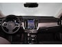 Volvo V90 T6 Recharge AWD Plus Dark - IntelliSafe Assist & Surround - 360º Camera - Harman/Kardon audio - Adaptieve LED koplampen - Verwarmde voorstoelen, stuur & achterbank - Parkeersensoren voor & achter - Elektr. bedienb. voorstoelen met geheugen - Extra getint glas - Elektr. inklapbare trekhaak - 19' LMV