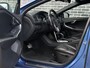 Volvo V40 2.0 T4 Business Sport | Trekhaak | Panoramadak | Lederen bekleding | Parkeersensoren voor + achter | Standkachel | Navigatie | Keyless | Volvo On Call | Stoelverwarming | Climate control | Getint glas |
