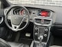 Volvo V40 2.0 T4 Business Sport | Trekhaak | Panoramadak | Lederen bekleding | Parkeersensoren voor + achter | Standkachel | Navigatie | Keyless | Volvo On Call | Stoelverwarming | Climate control | Getint glas |