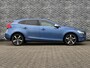 Volvo V40 2.0 T4 Business Sport | Trekhaak | Panoramadak | Lederen bekleding | Parkeersensoren voor + achter | Standkachel | Navigatie | Keyless | Volvo On Call | Stoelverwarming | Climate control | Getint glas |