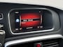 Volvo V40 2.0 T4 Business Sport | Trekhaak | Panoramadak | Lederen bekleding | Parkeersensoren voor + achter | Standkachel | Navigatie | Keyless | Volvo On Call | Stoelverwarming | Climate control | Getint glas |