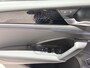 Volkswagen Tiguan 1.5 eHybrid R-Line Edition 204 PK | Trekhaak | 360 Camera | Stoelverwaming | Stuurverwarming | Panoramadak | Navigatie | Apple Carplay | Android Auto | Dodehoeksensoren | Elektrische achterklep | Keyless access |