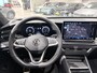 Volkswagen Tiguan 1.5 eHybrid R-Line Edition 204 PK | Trekhaak | 360 Camera | Stoelverwaming | Stuurverwarming | Panoramadak | Navigatie | Apple Carplay | Android Auto | Dodehoeksensoren | Elektrische achterklep | Keyless access |