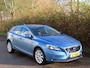 Volvo V40 2.0 T3 Momentum *152PK