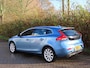 Volvo V40 2.0 T3 Momentum *152PK