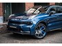 Lynk & Co 01 1.5 Plug-in Hybrid | Parkeercamera | Panoramadak | Adaptieve Cruise Control | Elektrisch bedienbare Achterklep | Stoelverwarming | Apple Car Play | Parkeersensoren voor + achter |