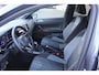 Volkswagen Polo 1.0 TSI 2x R-Line Automaat Navigatie/Virtual cockpit/Adaptive cruise control/Achteruitrijcamera/Parkeersensoren rondom/Apple carplay/Stoelverwarming/LED grill/IQ.light/Climate control/Draadloze telefoonlader/DAB/17''Lichtmetalen velgen.