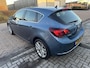 Opel Astra 1.4 120pk Turbo Sport | Sportuitvoering ! | 5 Drs | Trekhaak Afnb. | Cruise | Airco | PDC |