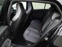 Volkswagen Golf 1.5eTSI/150PK R-Line DSG · Panoramadak · Apple/Android Car Play· Camera + Parkeersensoren · Garantie tot april 2028 of 100000km.