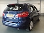 BMW 2-Serie Active Tourer 220i Executive Automaat 192pk!! Full options!, Navigatie, Panorama dak, Stoelverwarming, Clima controle, Cruise controle, Sportstoelen leder, Led/ xenon verlichting, Lm velgen 17'', Trekgewicht 1500kg, Uniek 50.000km , Nede Bovag afleverpakket 695,-