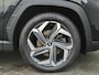 Hyundai Tucson 1.6 T-GDI PHEV Plug-in Comfort Smart 4WD Automaat / Accu SOH 100% / Fabrieksgarantie tot 10-2026 / Dealer onderhouden / Trekgewicht 1350 kg / EAER bereik 62 km bereik stad 74 km / Apple Carplay Android Auto / Adaptief CC /