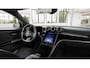 Mercedes-Benz C-klasse 200 AMG Line | Night | Panoramadak | 19" lichtmetalen velgen | Sfeerverlichting | Getint glas | Stoelverwarming |