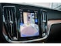 Volvo V60 T6 Plug-in hybrid AWD Ultra Dark | Adaptieve Cruise Control | Dodehoek Detectie | Bowers & Wilkins Premium Audio | Styling Kit | 20 Inch | 360 Camera | Stoelventilatie + Massage + Verwarming | Head-Up Display | Schuif-/Kanteldak |