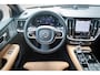 Volvo V60 T6 Plug-in hybrid AWD Ultra Dark | Adaptieve Cruise Control | Dodehoek Detectie | Bowers & Wilkins Premium Audio | Styling Kit | 20 Inch | 360 Camera | Stoelventilatie + Massage + Verwarming | Head-Up Display | Schuif-/Kanteldak |