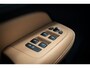 Volvo V60 T6 Plug-in hybrid AWD Ultra Dark | Adaptieve Cruise Control | Dodehoek Detectie | Bowers & Wilkins Premium Audio | Styling Kit | 20 Inch | 360 Camera | Stoelventilatie + Massage + Verwarming | Head-Up Display | Schuif-/Kanteldak |