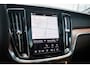 Volvo V60 T6 Plug-in hybrid AWD Ultra Dark | Adaptieve Cruise Control | Dodehoek Detectie | Bowers & Wilkins Premium Audio | Styling Kit | 20 Inch | 360 Camera | Stoelventilatie + Massage + Verwarming | Head-Up Display | Schuif-/Kanteldak |