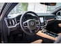 Volvo V60 T6 Plug-in hybrid AWD Ultra Dark | Adaptieve Cruise Control | Dodehoek Detectie | Bowers & Wilkins Premium Audio | Styling Kit | 20 Inch | 360 Camera | Stoelventilatie + Massage + Verwarming | Head-Up Display | Schuif-/Kanteldak |