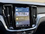 Volvo V60 2.0 T6 Plug-in hybrid AWD LongRange 350pk | Plus bright | Adaptieve cruise | Virtual cockpit | Wegklapbare trekhaak | Leder | Navigatie | Apple CarPlay | Stoelverwarming | Elektrisch verstelbare stoel met memory | Camera | Elektrische achterklep | BLIS | Volledig onderhouden