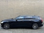 Volvo V60 2.0 T6 Plug-in hybrid AWD LongRange 350pk | Plus bright | Adaptieve cruise | Virtual cockpit | Wegklapbare trekhaak | Leder | Navigatie | Apple CarPlay | Stoelverwarming | Elektrisch verstelbare stoel met memory | Camera | Elektrische achterklep | BLIS | Volledig onderhouden