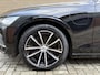 Volvo V60 2.0 T6 Plug-in hybrid AWD LongRange 350pk | Plus bright | Adaptieve cruise | Virtual cockpit | Wegklapbare trekhaak | Leder | Navigatie | Apple CarPlay | Stoelverwarming | Elektrisch verstelbare stoel met memory | Camera | Elektrische achterklep | BLIS | Volledig onderhouden