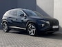 Hyundai Tucson 1.6 T-GDI HEV 230pk Comfort Smart / Fabrieksgarantie tot 09-2028 ** / Dealer onderhouden / Trekgewicht 1650 KG / Navigatie / Achteruitrijcamera / Stuur- en stoelverwarming / Apple Carplay/Android auto / 19" LM /
