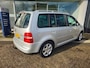 Volkswagen Touran 2.0-16V FSI Highline