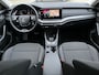 Skoda Octavia Combi 1.0 e-TSI Business Edition / Navigatie / Parkeer sensoren V+A /  Zwenkbare trekhaak / Fabrieksgarantie 2028 /