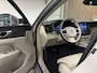 Volvo XC60 T6 AWD Recharge Plus Bright Long Range | Adaptieve Cruise Control | Stoel en Stuurwielverwarming | Schuifdak | Parkeercamera | Full LED Meesturende koplampen | Pilot Assist | Elektrische voorstoelen geheugen | Lederen bekleding | Zitting verlenging voorst