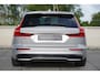 Volvo V60 2.0 T6 Plug-in hybrid AWD Plus Dark | 2000 kg trekgewicht | Elektrische stoelen met geheugen | Harman/Kardon Audio | Stoel & Stuurverwarming | Dodehoeksensoren | adaptieve cruise controle |