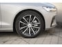 Volvo V60 2.0 T6 Plug-in hybrid AWD Plus Dark | 2000 kg trekgewicht | Elektrische stoelen met geheugen | Harman/Kardon Audio | Stoel & Stuurverwarming | Dodehoeksensoren | adaptieve cruise controle |