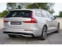 Volvo V60 2.0 T6 Plug-in hybrid AWD Plus Dark | 2000 kg trekgewicht | Elektrische stoelen met geheugen | Harman/Kardon Audio | Stoel & Stuurverwarming | Dodehoeksensoren | adaptieve cruise controle |