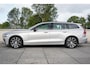 Volvo V60 2.0 T6 Plug-in hybrid AWD Plus Dark | 2000 kg trekgewicht | Elektrische stoelen met geheugen | Harman/Kardon Audio | Stoel & Stuurverwarming | Dodehoeksensoren | adaptieve cruise controle |