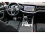 Volkswagen Touareg 3.0 TSi eHybrid 4MOTION R 462pk Pano SoftClose Trekhaak Massage Stoelventilatie Head-up Nachtzicht Puglia