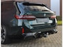 BMW 5-Serie Touring 550e xDrive | Oxford Green - Pano - Trekhaak - B&W