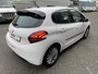 Peugeot 208 82pk Allure (Camera - Automatische Airco - Apple Carplay - Navigatie - Parkeersensoren - Lichtmetalen velgen incl 4S)