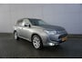Mitsubishi Outlander 2.0 PHEV Instyle SCHADE RECHTS / AUTOMAAT / Climate / Navi / Cruise / Camera / Pano / Trekhaak / NAP