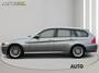 BMW 3-Serie Touring 318d Corporate Lease Luxury Line|LEDER|NAVI|TREKHAAK|CLIMA|GOED ONDERHOUDEN