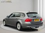 BMW 3-Serie Touring 318d Corporate Lease Luxury Line|LEDER|NAVI|TREKHAAK|CLIMA|GOED ONDERHOUDEN